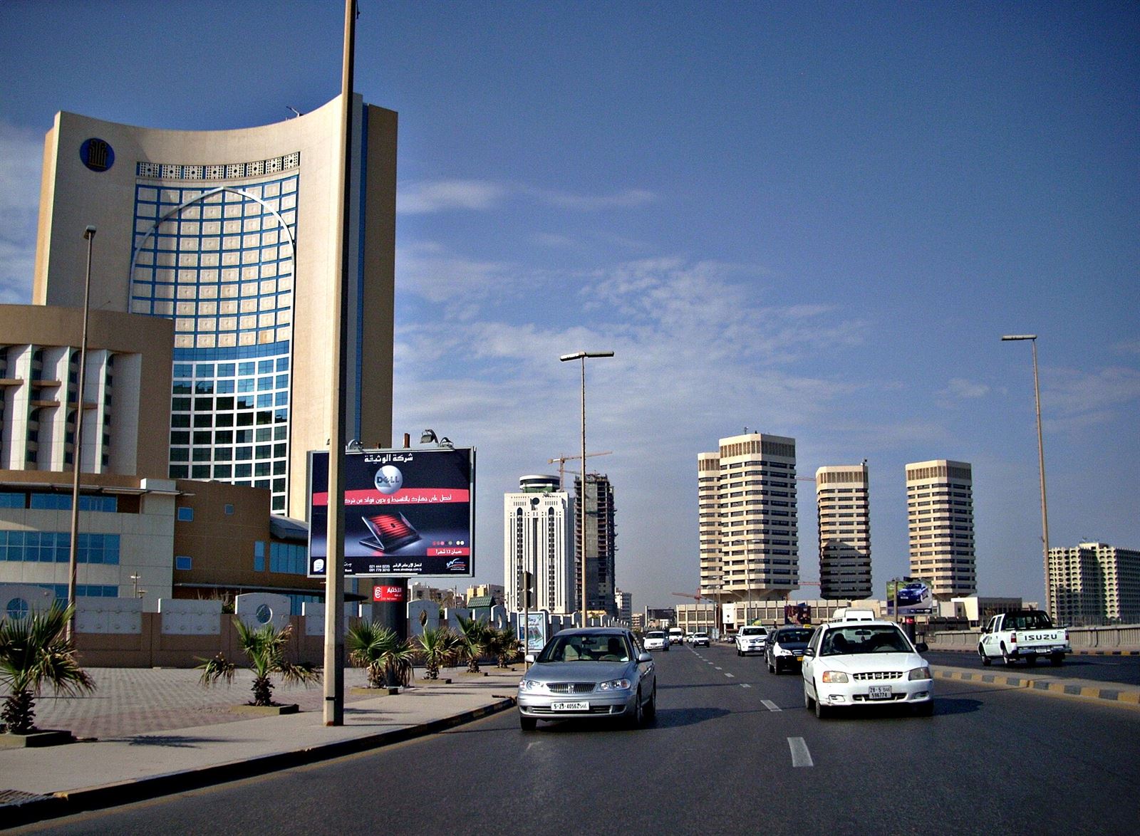 أبراج المكاتب على كورنيش طرابلس